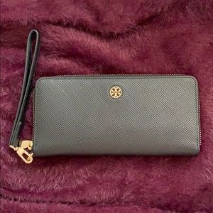 Tory Burch Robinson Wallet